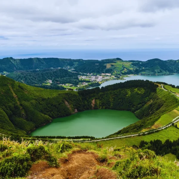 Azores vs Hawaii